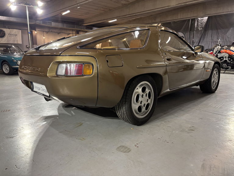 Porsche 928