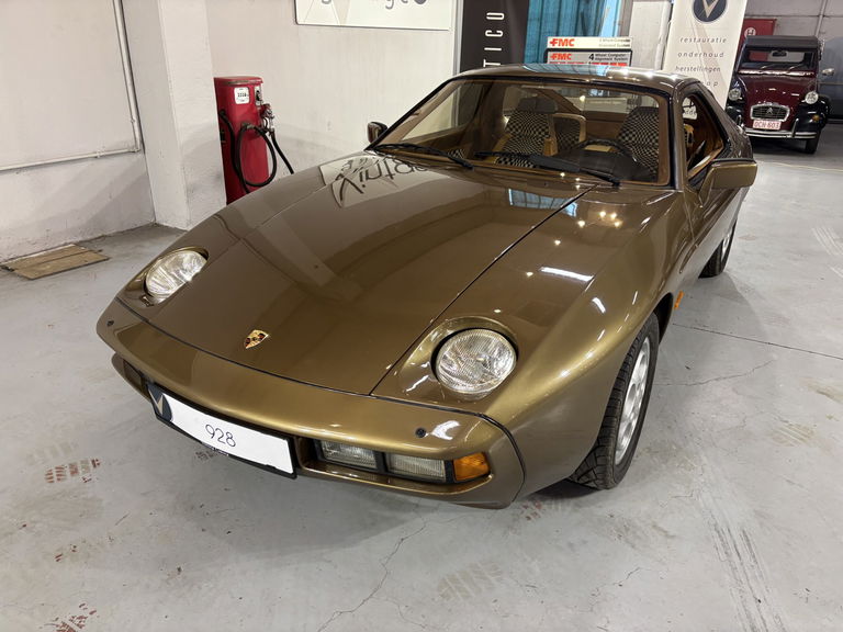 Porsche 928