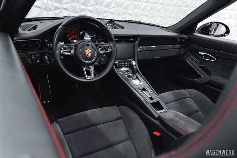 Porsche 991.2 Carrera GTS