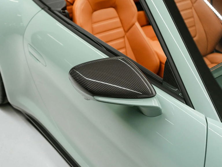 Porsche 992 Carrera 4 GTS