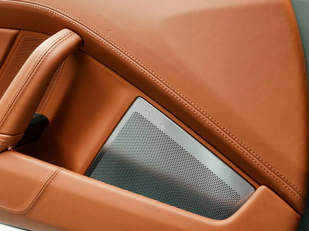 Porsche 992 Carrera 4 GTS