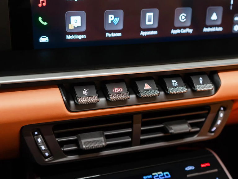 Porsche 992 Carrera 4 GTS