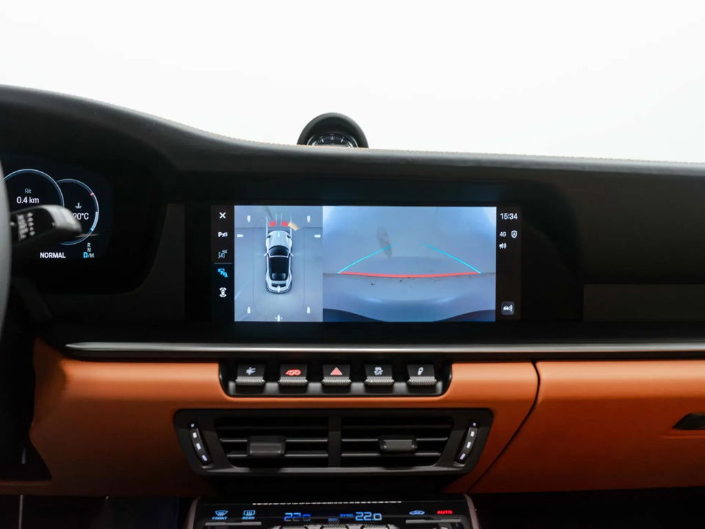 Porsche 992 Carrera 4 GTS