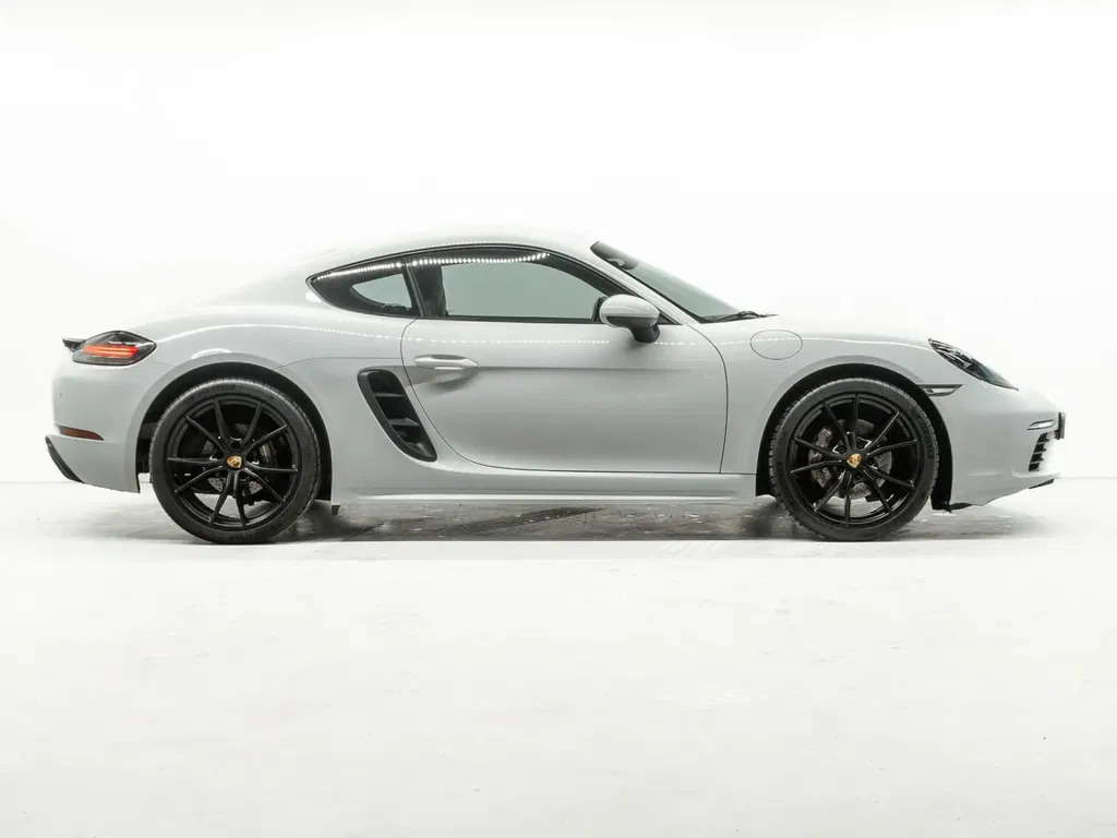 Porsche 718 Cayman