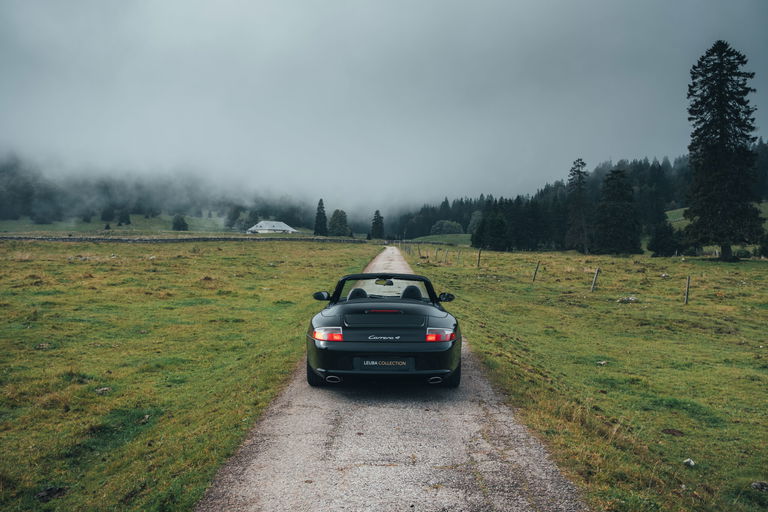 Porsche 996 Carrera 4
