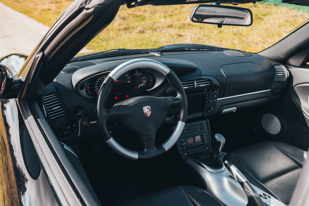 Porsche 996 Carrera 4