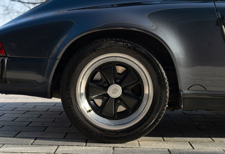 Porsche 911 Carrera 3.2