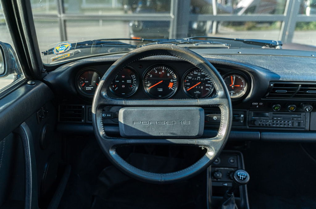 Porsche 911 Carrera 3.2