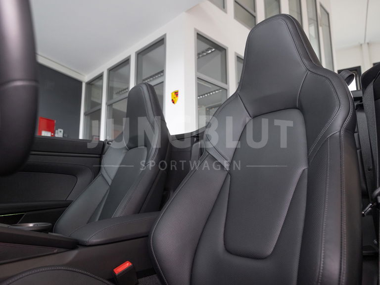 Porsche 992.2 Carrera 4 GTS