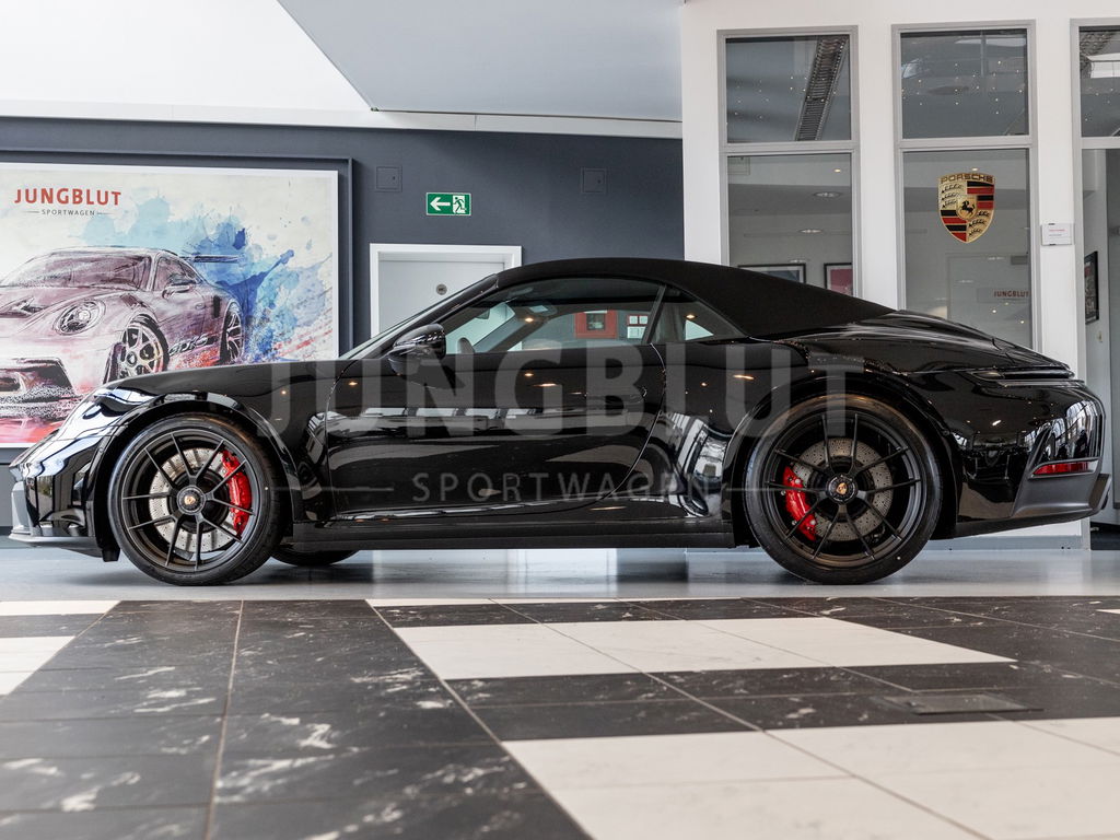 Porsche 992.2 Carrera 4 GTS