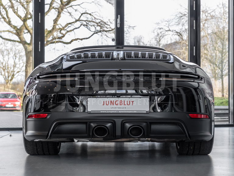 Porsche 992.2 Carrera 4 GTS