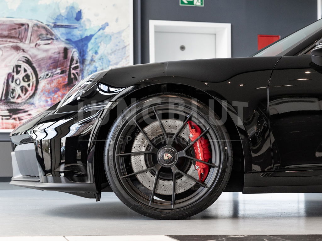 Porsche 992.2 Carrera 4 GTS