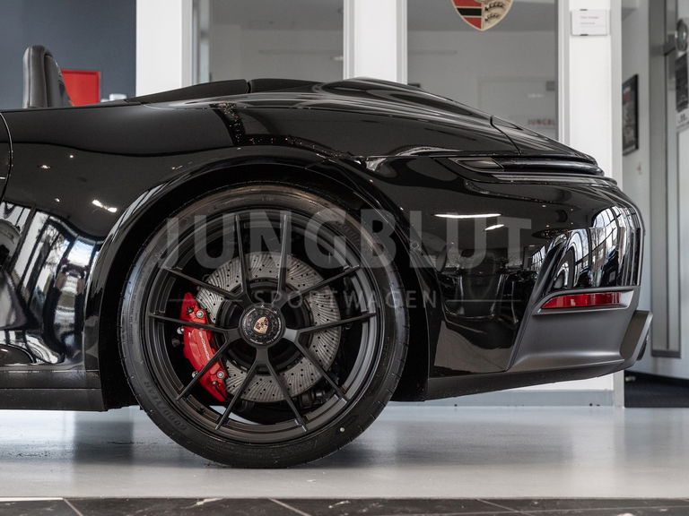 Porsche 992.2 Carrera 4 GTS