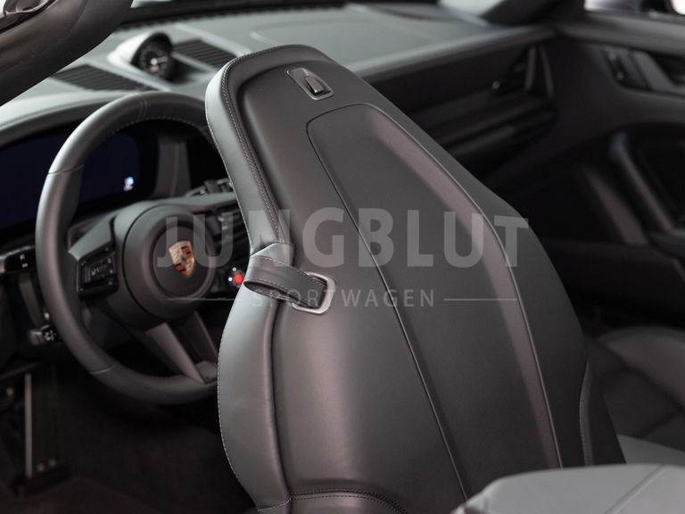 Porsche 992.2 Carrera 4 GTS