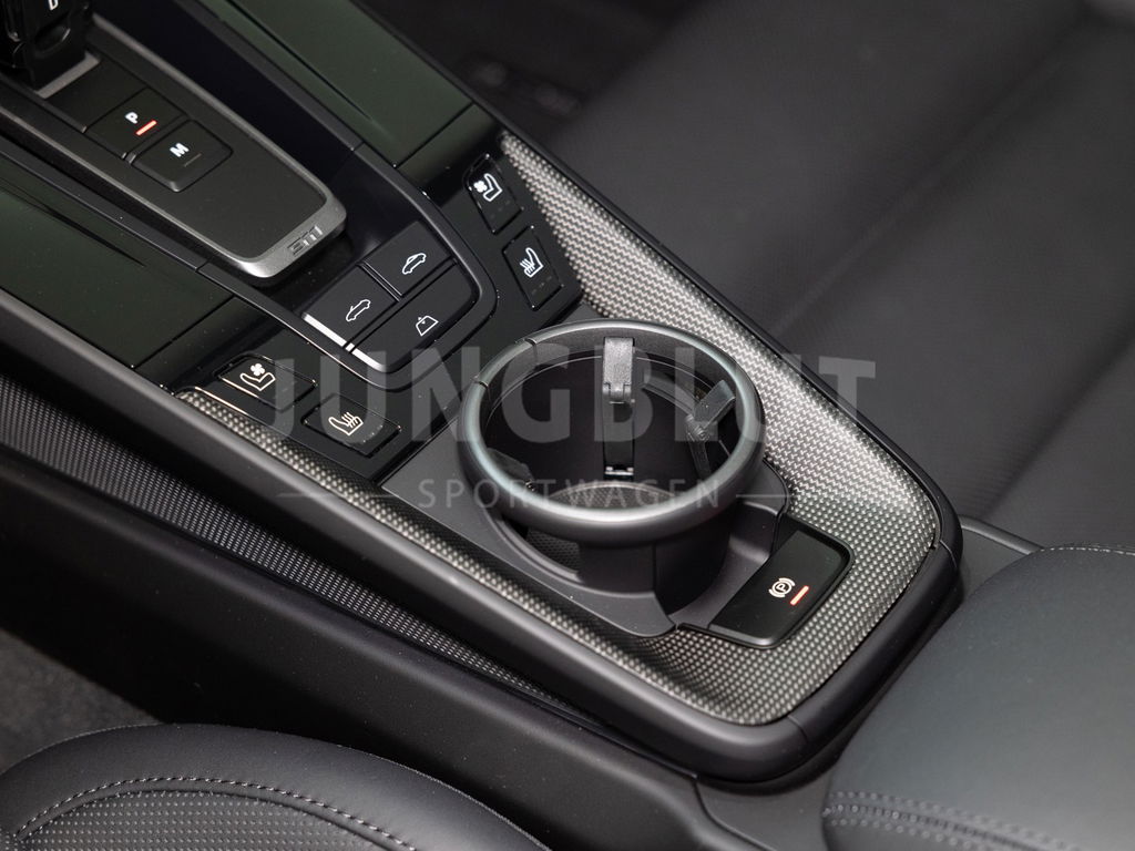 Porsche 992.2 Carrera 4 GTS