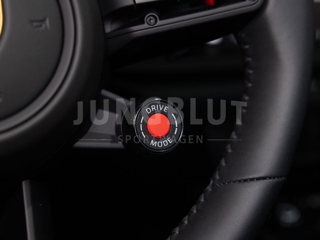 Porsche 992.2 Carrera 4 GTS