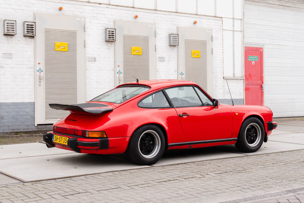 Porsche 911 Carrera 3.2