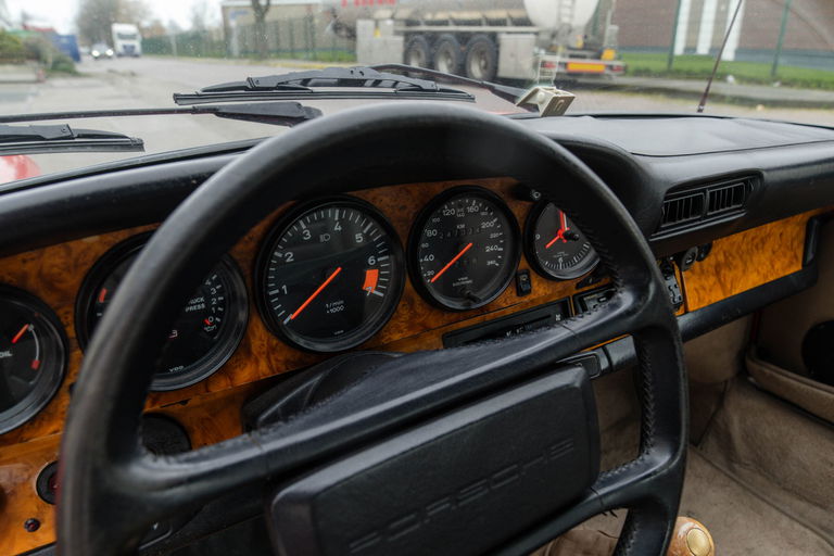 Porsche 911 Carrera 3.2