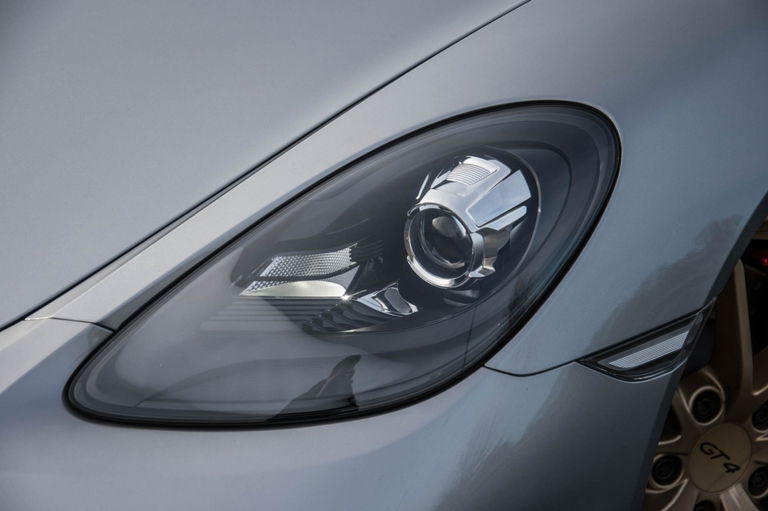 Porsche 718 Cayman GT4