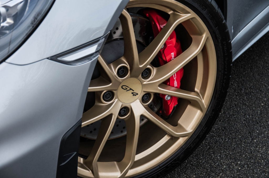 Porsche 718 Cayman GT4