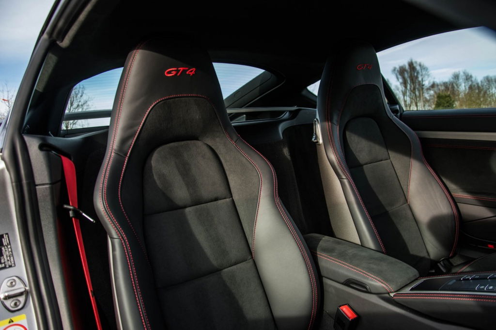 Porsche 718 Cayman GT4