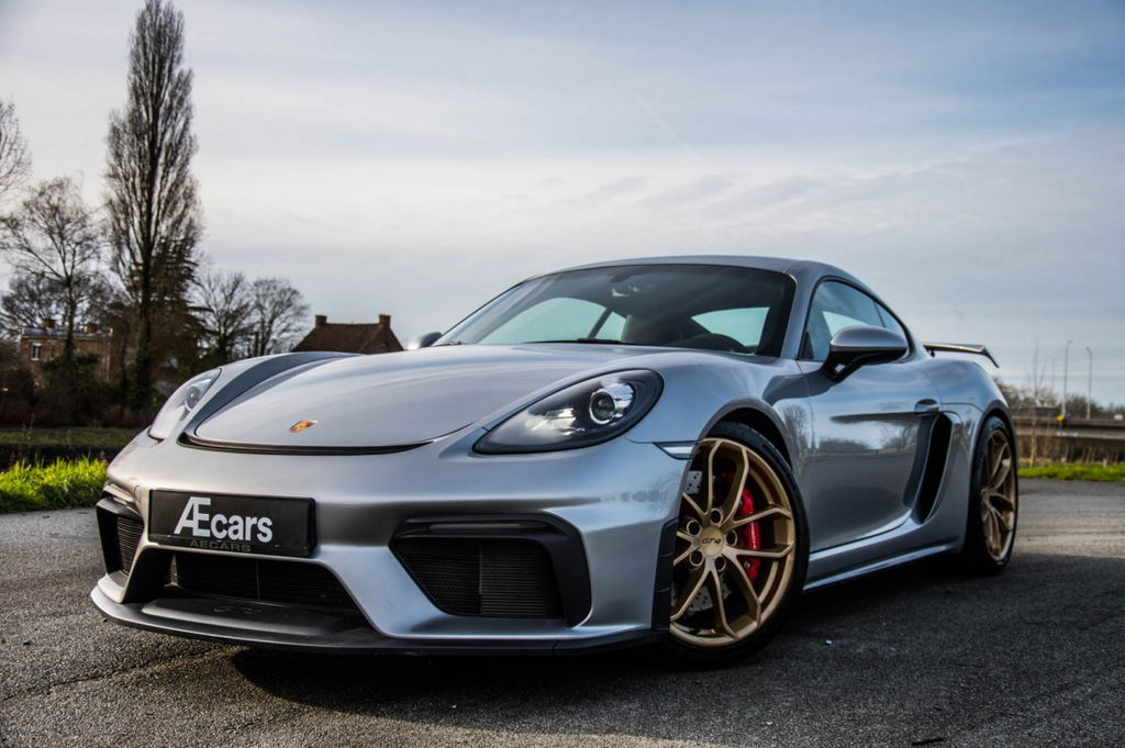 Porsche 718 Cayman GT4