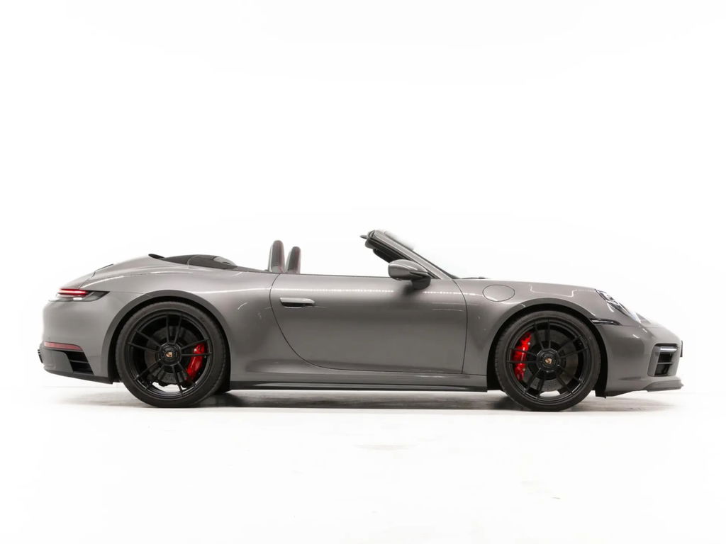 Porsche 992 Carrera 4 GTS