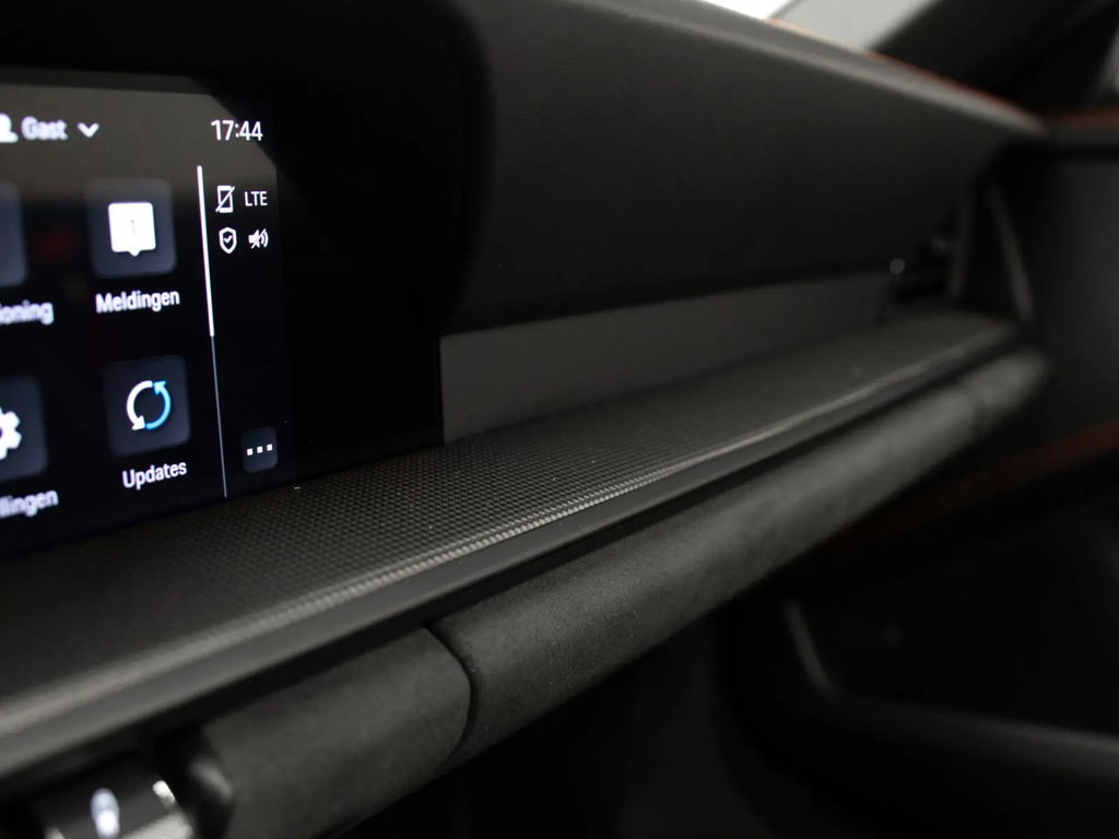 Porsche 992 Carrera 4 GTS