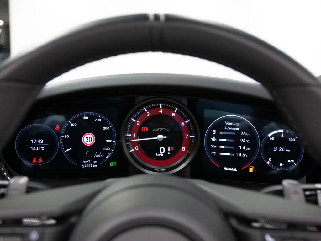 Porsche 992 Carrera 4 GTS