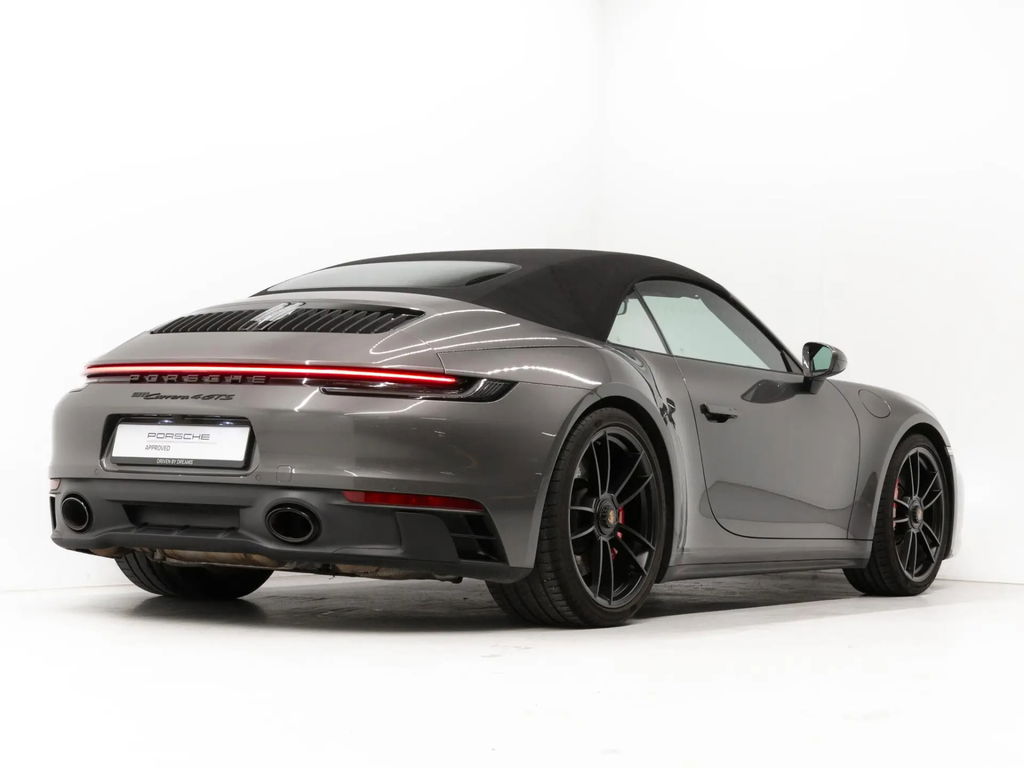 Porsche 992 Carrera 4 GTS
