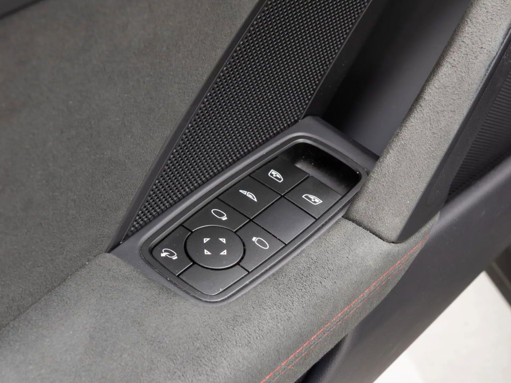 Porsche 992 Carrera 4 GTS