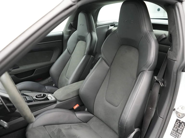 Porsche 992 Targa 4 GTS