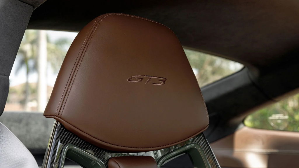 Porsche 992 GT3 Touring