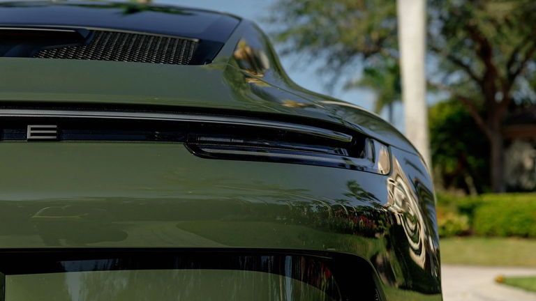 Porsche 992 GT3 Touring