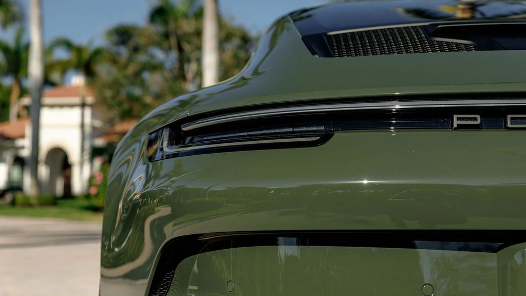 Porsche 992 GT3 Touring