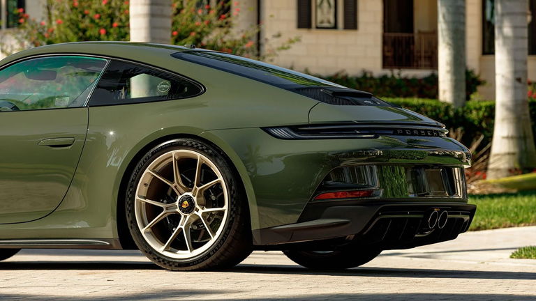 Porsche 992 GT3 Touring