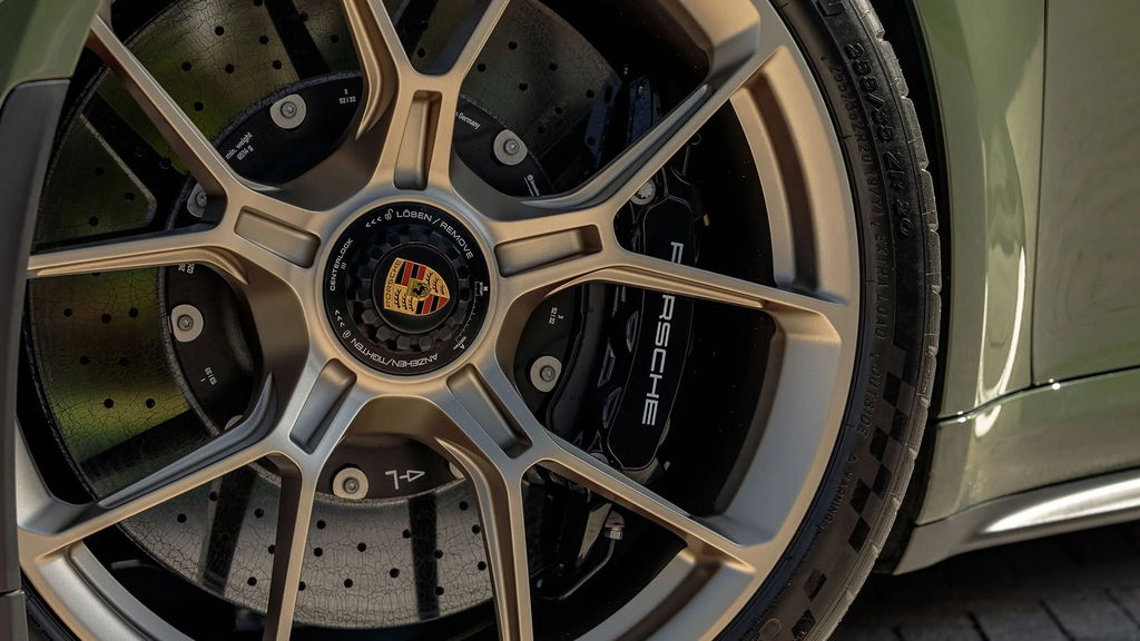 Porsche 992 GT3 Touring