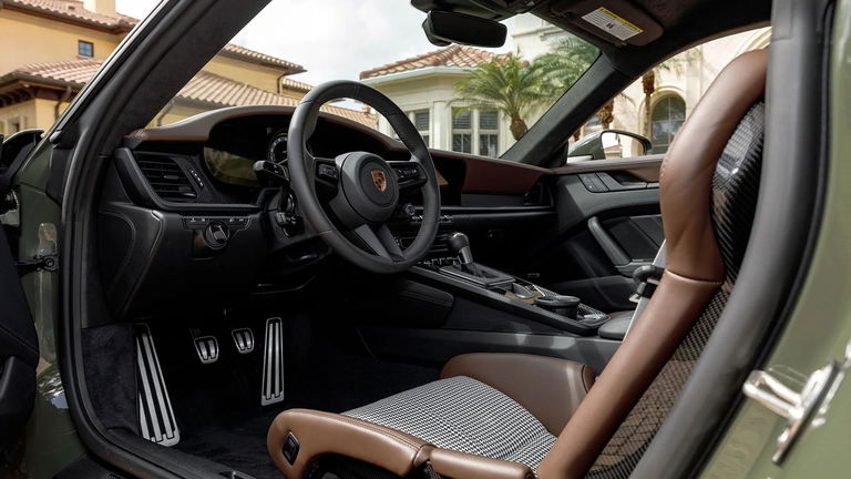 Porsche 992 GT3 Touring