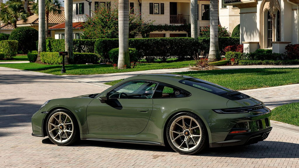 Porsche 992 GT3 Touring