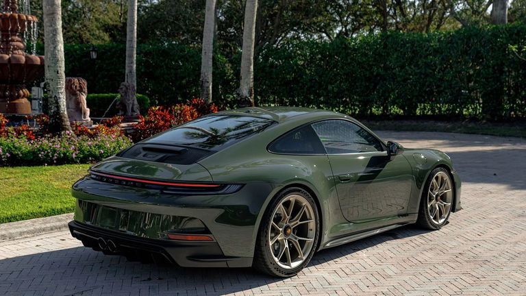 Porsche 992 GT3 Touring
