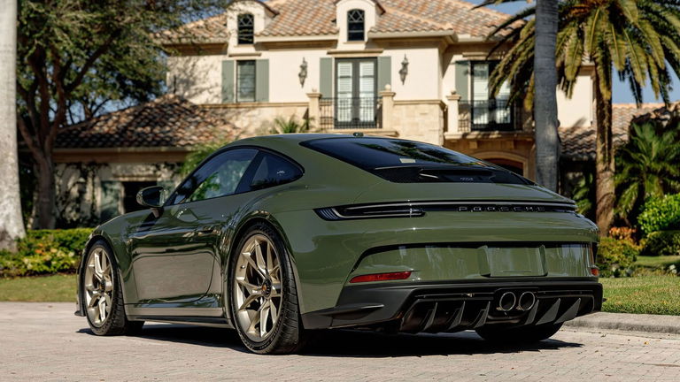 Porsche 992 GT3 Touring