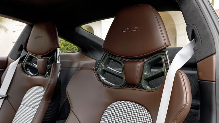 Porsche 992 GT3 Touring