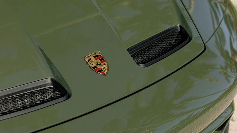 Porsche 992 GT3 Touring