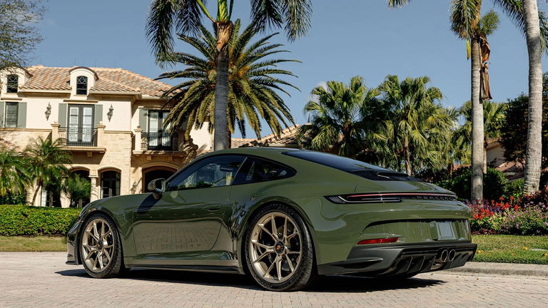 Porsche 992 GT3 Touring