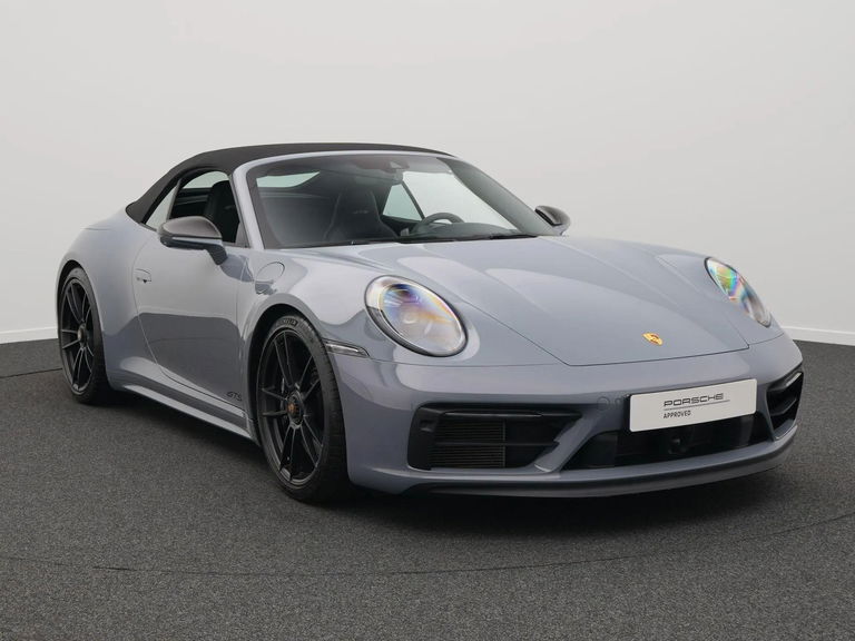Porsche 992 Carrera 4 GTS