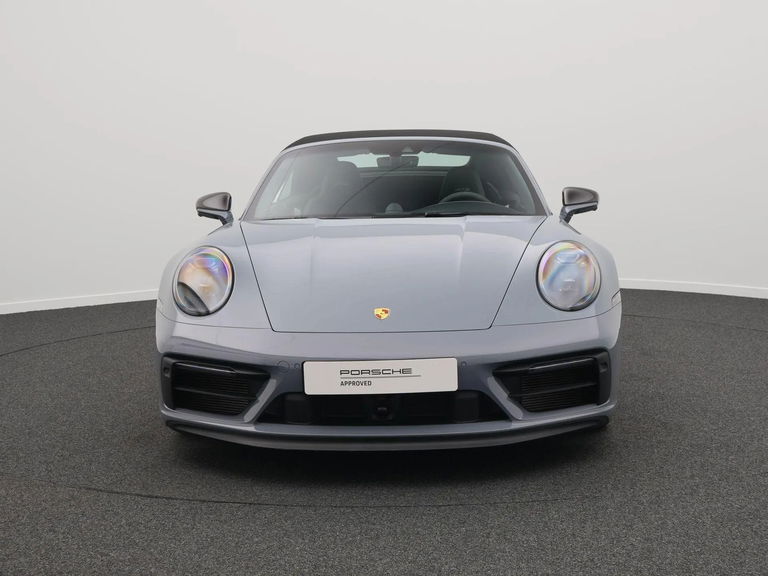 Porsche 992 Carrera 4 GTS