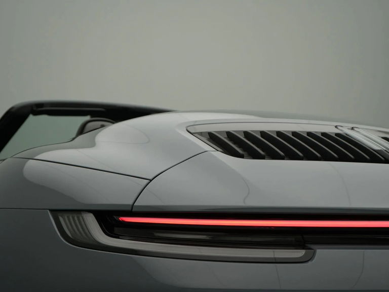 Porsche 992 Carrera 4 GTS