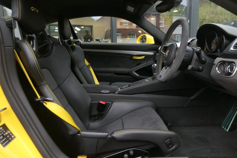 Porsche 981 Cayman GT4