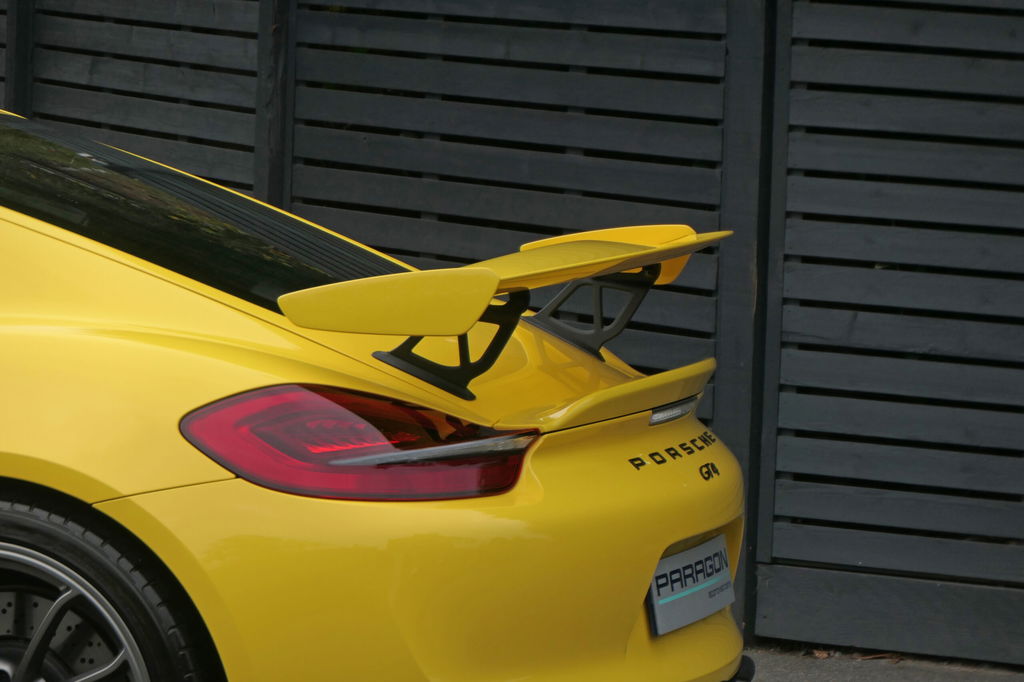 Porsche 981 Cayman GT4