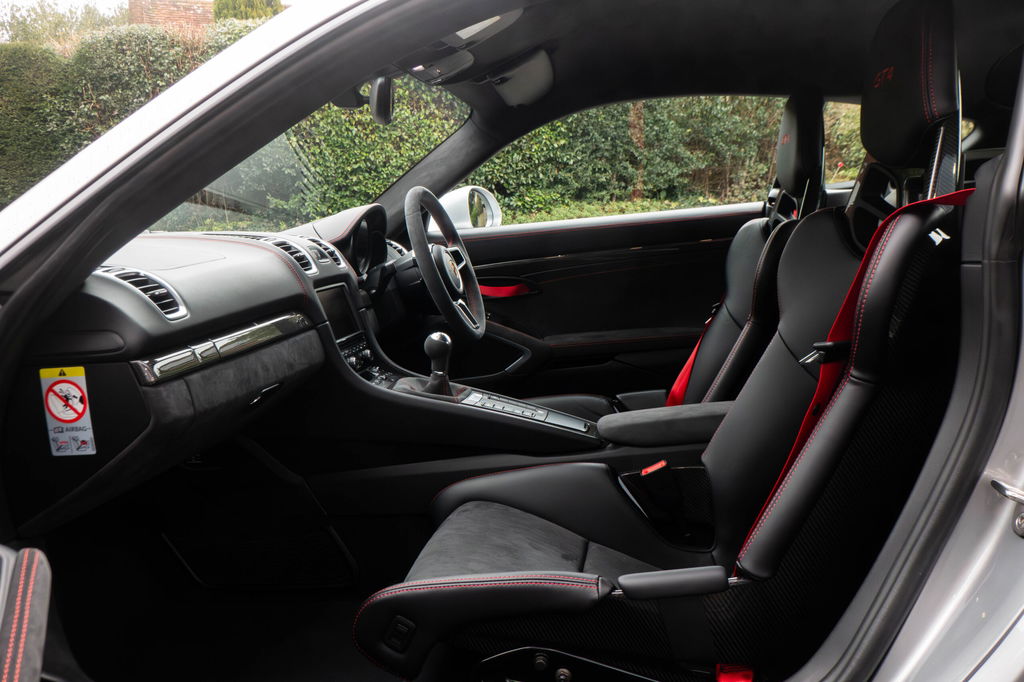 Porsche 981 Cayman GT4